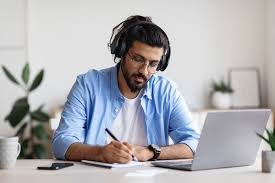 Why Every Professional Should Consider an Online Course in 2025
